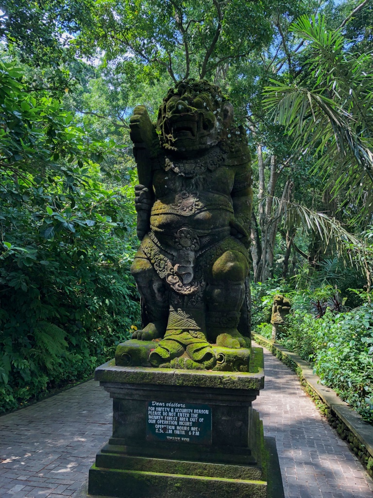 Statue i Monkey Forest